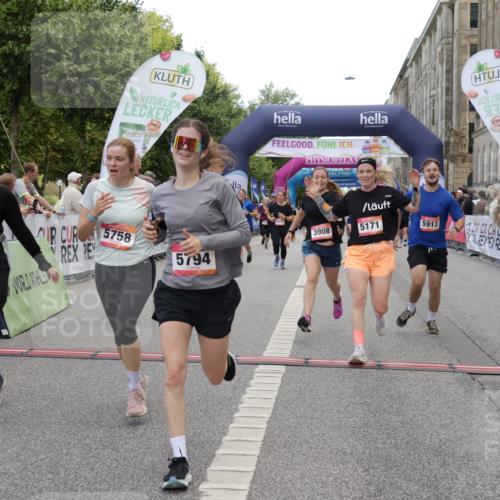 06.09.2026 - CURREX Alsterlauf Yannick Fuchs http://msf.ph/oto/10208990 06.09.2026 10:09:15 Ziel 2919, 3241, 3573, 3637, 5007, 5084, 5113, 5126, 5171, 5758, 5794, 5913, 5942, 6263, 6340, 6460, 6487, 8076 meine-sportfotos.de