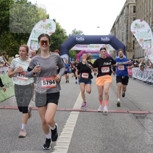 06.09.2026 - CURREX Alsterlauf Yannick Fuchs http://msf.ph/oto/10209037 06.09.2026 10:09:15 Ziel 2919, 3241, 3573, 3637, 5007, 5084, 5113, 5126, 5171, 5758, 5794, 5913, 5942, 6263, 6340, 6460, 6487, 8076 meine-sportfotos.de