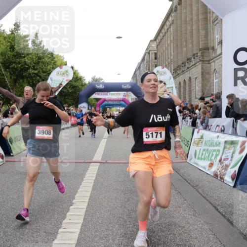06.09.2026 - CURREX Alsterlauf Yannick Fuchs http://msf.ph/oto/10209280 06.09.2026 10:09:16 Ziel 2919, 3241, 3332, 3573, 3637, 5007, 5084, 5113, 5126, 5171, 5758, 5794, 5913, 5942, 6263, 8076 meine-sportfotos.de