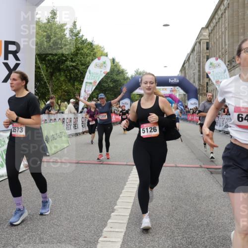 06.09.2026 - CURREX Alsterlauf Yannick Fuchs http://msf.ph/oto/10209966 06.09.2026 10:09:21 Ziel 2082, 2201, 2466, 2919, 3332, 3573, 4222, 4815, 5084, 5126, 5171, 5241, 5758, 5794, 5913, 6070, 6263, 8076, 8294 meine-sportfotos.de