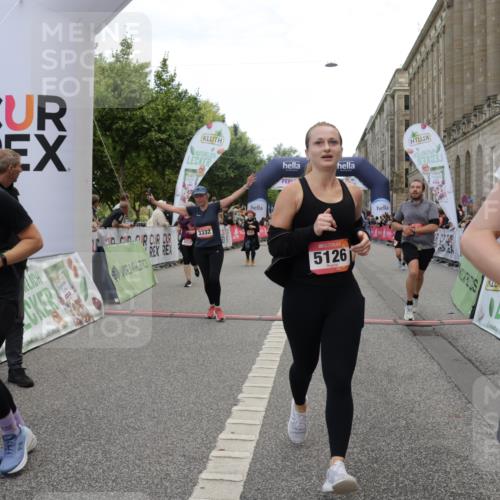 06.09.2026 - CURREX Alsterlauf Yannick Fuchs http://msf.ph/oto/10210053 06.09.2026 10:09:21 Ziel 2082, 2201, 2466, 2919, 3332, 3573, 4222, 4815, 5084, 5126, 5171, 5241, 5758, 5794, 5913, 6070, 6263, 8076, 8294 meine-sportfotos.de