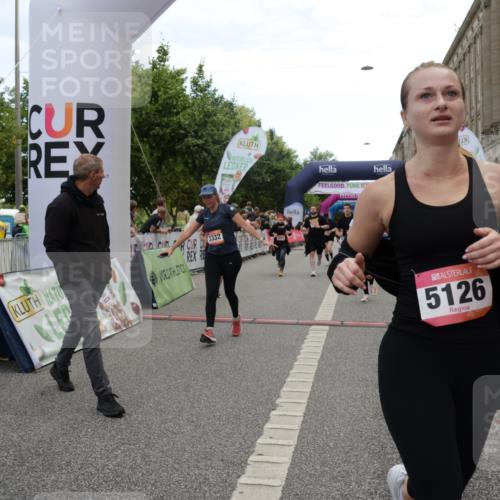 06.09.2026 - CURREX Alsterlauf Yannick Fuchs http://msf.ph/oto/10210179 06.09.2026 10:09:22 Ziel 2082, 2201, 2466, 2919, 3332, 3573, 4222, 4815, 5084, 5126, 5171, 5241, 5758, 5794, 5913, 6070, 8076, 8294 meine-sportfotos.de