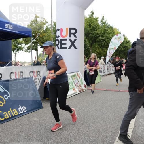 06.09.2026 - CURREX Alsterlauf Yannick Fuchs http://msf.ph/oto/10210332 06.09.2026 10:09:23 Ziel 2082, 2201, 2466, 2919, 3332, 3573, 4222, 4815, 5084, 5126, 5171, 5241, 5913, 6070, 8076, 8271, 8294 meine-sportfotos.de
