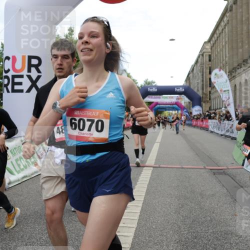 06.09.2026 - CURREX Alsterlauf Yannick Fuchs http://msf.ph/oto/10210727 06.09.2026 10:09:25 Ziel 2082, 2201, 2466, 2919, 3332, 3573, 4222, 4280, 4815, 5126, 5241, 6070, 8271, 8294 meine-sportfotos.de