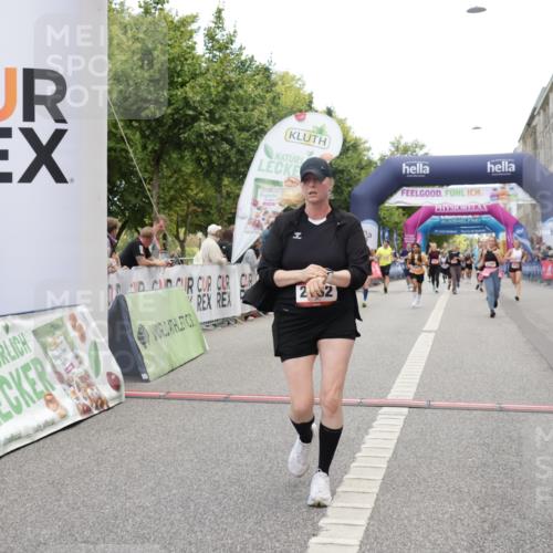 06.09.2026 - CURREX Alsterlauf Yannick Fuchs http://msf.ph/oto/10210832 06.09.2026 10:09:27 Ziel 2082, 2201, 2466, 2707, 2919, 3332, 3573, 4222, 4280, 4328, 4536, 4815, 4986, 5126, 5241, 6070, 8271, 8294 meine-sportfotos.de