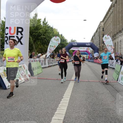 06.09.2026 - CURREX Alsterlauf Yannick Fuchs http://msf.ph/oto/10211803 06.09.2026 10:09:35 Ziel 2707, 2742, 3785, 3787, 4138, 4280, 4328, 4536, 4986, 5259, 5260, 6278, 6492, 8271 meine-sportfotos.de