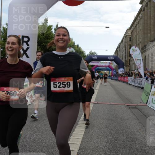 06.09.2026 - CURREX Alsterlauf Yannick Fuchs http://msf.ph/oto/10212026 06.09.2026 10:09:37 Ziel 2078, 2707, 2742, 3785, 3787, 4138, 4280, 4328, 4536, 4986, 5259, 5260, 6278, 6492 meine-sportfotos.de