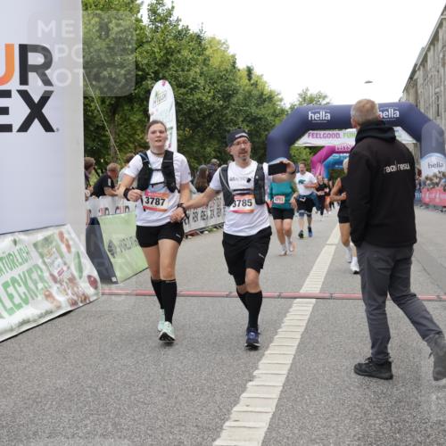 06.09.2026 - CURREX Alsterlauf Yannick Fuchs http://msf.ph/oto/10212444 06.09.2026 10:09:41 Ziel 2064, 2078, 2622, 2742, 3785, 3787, 4138, 4713, 5259, 5260, 5851, 6278, 6492 meine-sportfotos.de