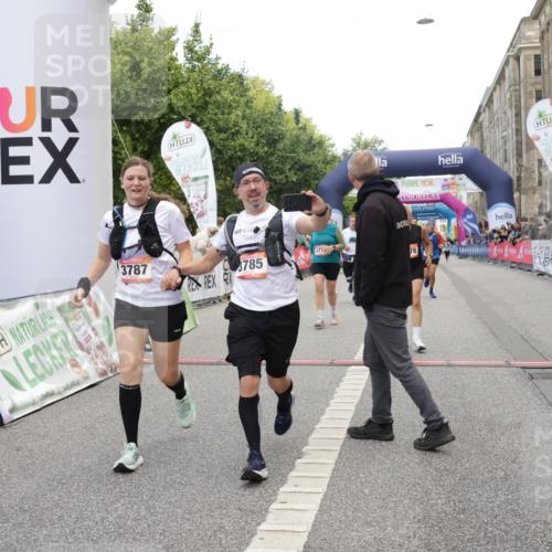 06.09.2026 - CURREX Alsterlauf Yannick Fuchs http://msf.ph/oto/10212520 06.09.2026 10:09:41 Ziel 2064, 2078, 2622, 2742, 3785, 3787, 4138, 4713, 5259, 5260, 5851, 6278, 6492 meine-sportfotos.de