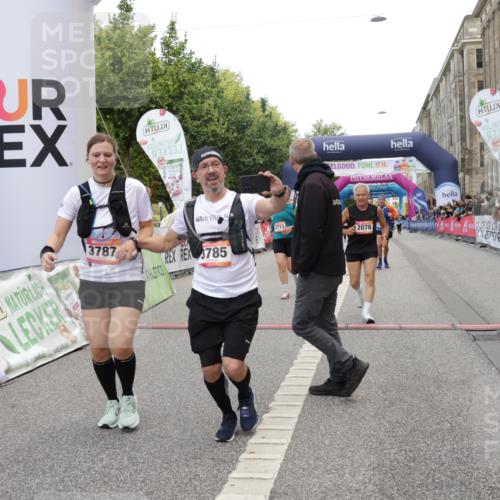06.09.2026 - CURREX Alsterlauf Yannick Fuchs http://msf.ph/oto/10212542 06.09.2026 10:09:41 Ziel 2064, 2078, 2622, 2742, 3785, 3787, 4138, 4713, 5259, 5260, 5851, 6278, 6492 meine-sportfotos.de