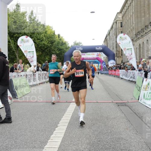 06.09.2026 - CURREX Alsterlauf Yannick Fuchs http://msf.ph/oto/10212638 06.09.2026 10:09:43 Ziel 2064, 2078, 2622, 3785, 3787, 4138, 4713, 4784, 5199, 5851, 6278, 6466 meine-sportfotos.de