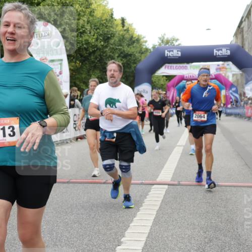 06.09.2026 - CURREX Alsterlauf Yannick Fuchs http://msf.ph/oto/10212867 06.09.2026 10:09:45 Ziel 2064, 2078, 2622, 3785, 3787, 4713, 4784, 5199, 5357, 5835, 5836, 5851, 6466 meine-sportfotos.de