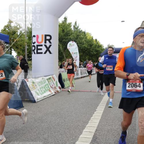 06.09.2026 - CURREX Alsterlauf Yannick Fuchs http://msf.ph/oto/10213041 06.09.2026 10:09:48 Ziel 2064, 2078, 2622, 4713, 4784, 5199, 5357, 5835, 5836, 5851, 6410, 6466 meine-sportfotos.de