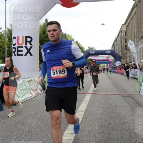 06.09.2026 - CURREX Alsterlauf Yannick Fuchs http://msf.ph/oto/10213086 06.09.2026 10:09:49 Ziel 2064, 2078, 2622, 3326, 4713, 4784, 5199, 5357, 5835, 5836, 5851, 6410, 6466 meine-sportfotos.de