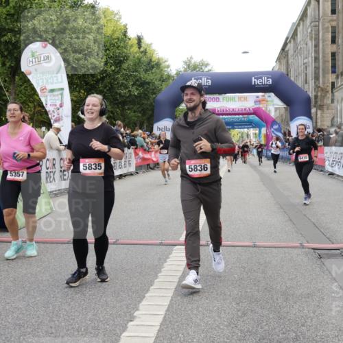 06.09.2026 - CURREX Alsterlauf Yannick Fuchs http://msf.ph/oto/10213131 06.09.2026 10:09:50 Ziel 2064, 2622, 3326, 4713, 4784, 5199, 5357, 5835, 5836, 5851, 6410, 6466 meine-sportfotos.de