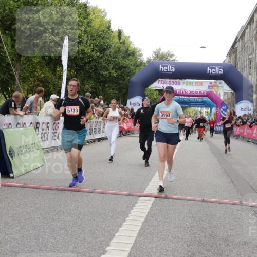 06.09.2026 - CURREX Alsterlauf Yannick Fuchs http://msf.ph/oto/10213452 06.09.2026 10:09:58 Ziel 2467, 3163, 3213, 3326, 4242, 4244, 5733, 6410 meine-sportfotos.de