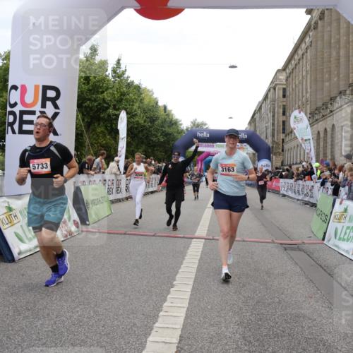 06.09.2026 - CURREX Alsterlauf Yannick Fuchs http://msf.ph/oto/10213517 06.09.2026 10:09:59 Ziel 2467, 3163, 3213, 3326, 4242, 4244, 4507, 5733, 6410 meine-sportfotos.de