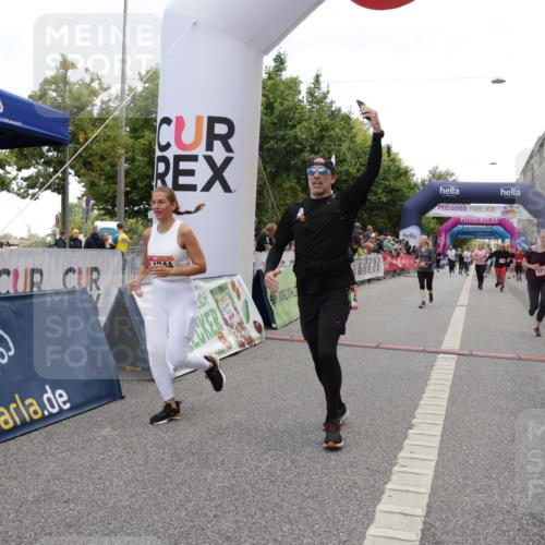 06.09.2026 - CURREX Alsterlauf Yannick Fuchs http://msf.ph/oto/10213628 06.09.2026 10:10:01 Ziel 2467, 3163, 3213, 3326, 4242, 4244, 4507, 5733 meine-sportfotos.de