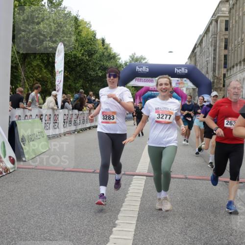 06.09.2026 - CURREX Alsterlauf Yannick Fuchs http://msf.ph/oto/10213991 06.09.2026 10:10:10 Ziel 2057, 2607, 2634, 2747, 3277, 3283, 4195, 4246, 4248, 4252, 4507, 4710, 5008, 6338, 6354, 8072, 8115, 8149, 8241 meine-sportfotos.de