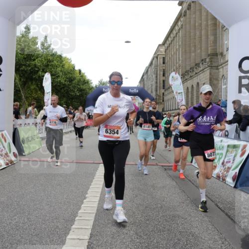 06.09.2026 - CURREX Alsterlauf Yannick Fuchs http://msf.ph/oto/10214072 06.09.2026 10:10:12 Ziel 2057, 2607, 2634, 2747, 3277, 3283, 4195, 4246, 4248, 4252, 4710, 5008, 6338, 6354, 8072, 8115, 8149, 8241 meine-sportfotos.de