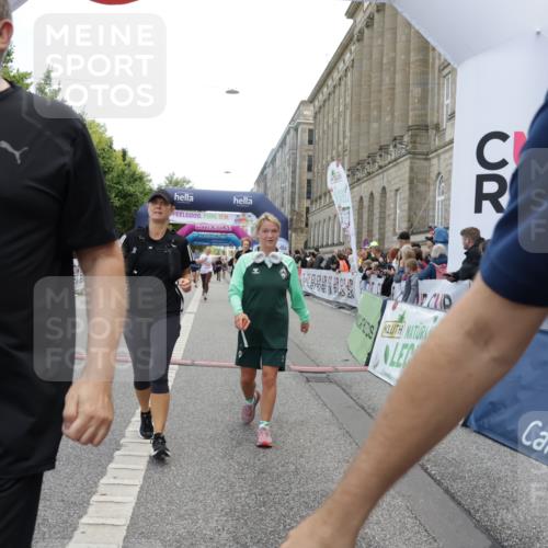 06.09.2026 - CURREX Alsterlauf Yannick Fuchs http://msf.ph/oto/10214177 06.09.2026 10:10:15 Ziel 2057, 2607, 2634, 2747, 3277, 3283, 4166, 4195, 4246, 4710, 4775, 4984, 5008, 5558, 6338, 6354, 8034, 8072, 8115, 8149, 8241 meine-sportfotos.de