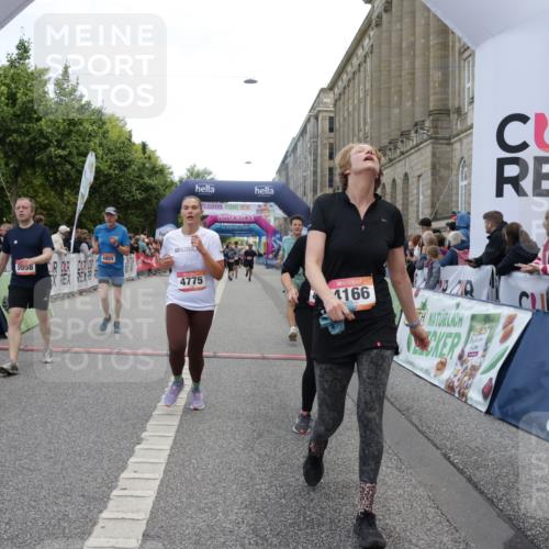 06.09.2026 - CURREX Alsterlauf Yannick Fuchs http://msf.ph/oto/10214345 06.09.2026 10:10:20 Ziel 2747, 4166, 4195, 4246, 4402, 4710, 4775, 4816, 4855, 4984, 5008, 5558, 8034, 8241 meine-sportfotos.de