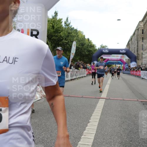 06.09.2026 - CURREX Alsterlauf Yannick Fuchs http://msf.ph/oto/10214363 06.09.2026 10:10:21 Ziel 2747, 4166, 4402, 4775, 4816, 4855, 4984, 5008, 5558, 8034, 8241 meine-sportfotos.de