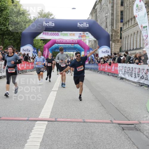 06.09.2026 - CURREX Alsterlauf Yannick Fuchs http://msf.ph/oto/10214533 06.09.2026 10:10:25 Ziel 4144, 4166, 4239, 4402, 4694, 4775, 4816, 4855, 4984, 5558, 6165, 6349, 8034 meine-sportfotos.de