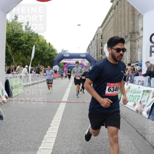 06.09.2026 - CURREX Alsterlauf Yannick Fuchs http://msf.ph/oto/10214727 06.09.2026 10:10:28 Ziel 3077, 4144, 4239, 4402, 4694, 4816, 4855, 6165, 6349 meine-sportfotos.de