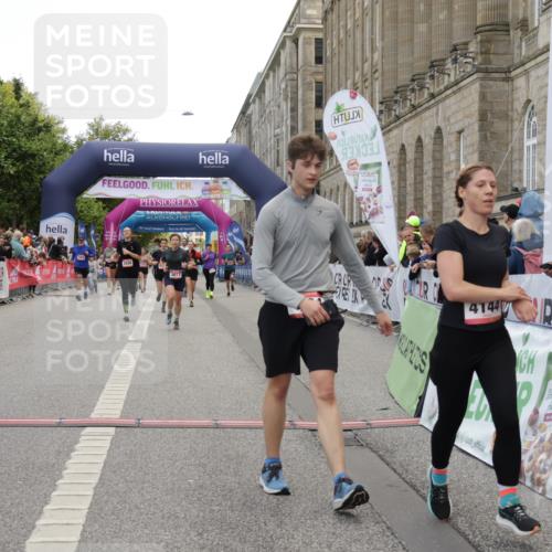 06.09.2026 - CURREX Alsterlauf Yannick Fuchs http://msf.ph/oto/10214775 06.09.2026 10:10:30 Ziel 3077, 3426, 4144, 4239, 4694, 6165, 6349 meine-sportfotos.de