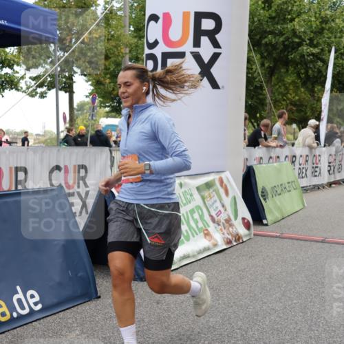 06.09.2026 - CURREX Alsterlauf Yannick Fuchs http://msf.ph/oto/10214795 06.09.2026 10:10:31 Ziel 3077, 3426, 4144, 4239, 4694, 6165, 6349, 6351 meine-sportfotos.de