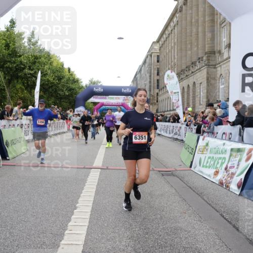 06.09.2026 - CURREX Alsterlauf Yannick Fuchs http://msf.ph/oto/10215029 06.09.2026 10:10:37 Ziel 2509, 2670, 2674, 3077, 3127, 3278, 3426, 3649, 3930, 4066, 4167, 4959, 5356, 6220, 6351 meine-sportfotos.de