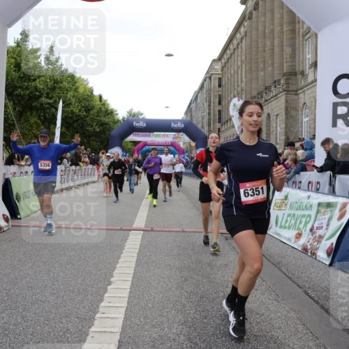 06.09.2026 - CURREX Alsterlauf Yannick Fuchs http://msf.ph/oto/10215059 06.09.2026 10:10:37 Ziel 2509, 2670, 2674, 3077, 3127, 3278, 3426, 3649, 3930, 4066, 4167, 4959, 5356, 6220, 6351 meine-sportfotos.de