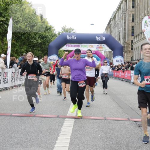 06.09.2026 - CURREX Alsterlauf Yannick Fuchs http://msf.ph/oto/10215129 06.09.2026 10:10:39 Ziel 2509, 2589, 2670, 2674, 3077, 3127, 3278, 3426, 3649, 3930, 4066, 4077, 4167, 4238, 4959, 5356, 6220, 6351 meine-sportfotos.de
