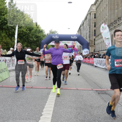 06.09.2026 - CURREX Alsterlauf Yannick Fuchs http://msf.ph/oto/10215160 06.09.2026 10:10:39 Ziel 2509, 2589, 2670, 2674, 3077, 3127, 3278, 3426, 3649, 3930, 4066, 4077, 4167, 4238, 4959, 5356, 6220, 6351 meine-sportfotos.de