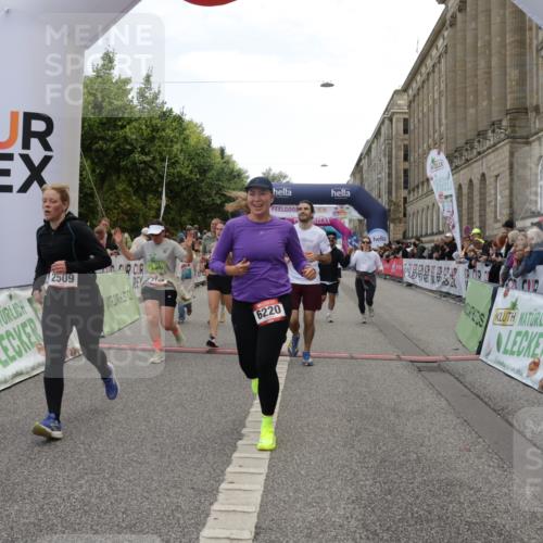 06.09.2026 - CURREX Alsterlauf Yannick Fuchs http://msf.ph/oto/10215195 06.09.2026 10:10:40 Ziel 2509, 2589, 2670, 2674, 3077, 3127, 3278, 3345, 3426, 3649, 3930, 4066, 4077, 4167, 4211, 4238, 4697, 4959, 5356, 6220, 6351 meine-sportfotos.de