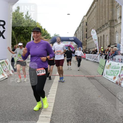 06.09.2026 - CURREX Alsterlauf Yannick Fuchs http://msf.ph/oto/10215227 06.09.2026 10:10:40 Ziel 2509, 2589, 2670, 2674, 3077, 3127, 3278, 3345, 3426, 3649, 3930, 4066, 4077, 4167, 4211, 4238, 4697, 4959, 5356, 6220, 6351 meine-sportfotos.de