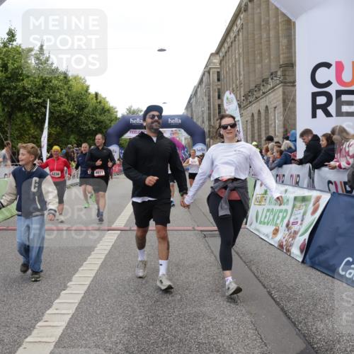06.09.2026 - CURREX Alsterlauf Yannick Fuchs http://msf.ph/oto/10215301 06.09.2026 10:10:43 Ziel 2058, 2509, 2589, 2670, 2674, 3127, 3278, 3345, 3649, 3930, 4066, 4077, 4167, 4211, 4238, 4697, 4959, 5356, 6220, 6351 meine-sportfotos.de