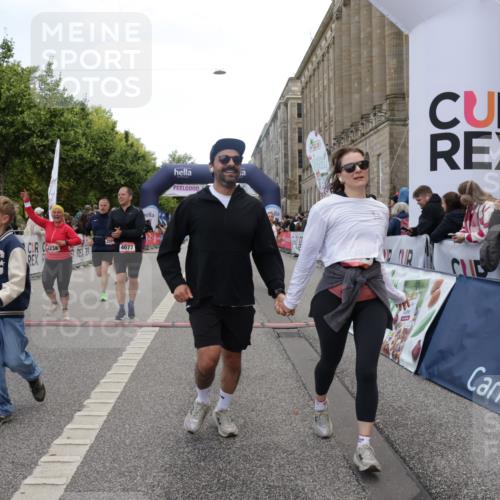 06.09.2026 - CURREX Alsterlauf Yannick Fuchs http://msf.ph/oto/10215310 06.09.2026 10:10:43 Ziel 2058, 2509, 2589, 2670, 2674, 3127, 3278, 3345, 3649, 3930, 4066, 4077, 4167, 4211, 4238, 4697, 4959, 5356, 6220, 6351 meine-sportfotos.de