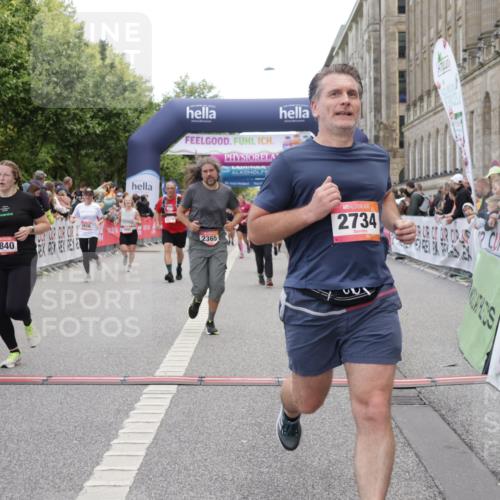 06.09.2026 - CURREX Alsterlauf Yannick Fuchs http://msf.ph/oto/10215503 06.09.2026 10:10:50 Ziel 2058, 2226, 2365, 2427, 2589, 2616, 2734, 3345, 3348, 3840, 4077, 4211, 4238, 4697, 5141, 5142, 6088, 6434 meine-sportfotos.de