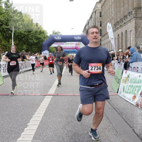 06.09.2026 - CURREX Alsterlauf Yannick Fuchs http://msf.ph/oto/10215509 06.09.2026 10:10:50 Ziel 2058, 2226, 2365, 2427, 2589, 2616, 2734, 3345, 3348, 3840, 4077, 4211, 4238, 4697, 5141, 5142, 6088, 6434 meine-sportfotos.de