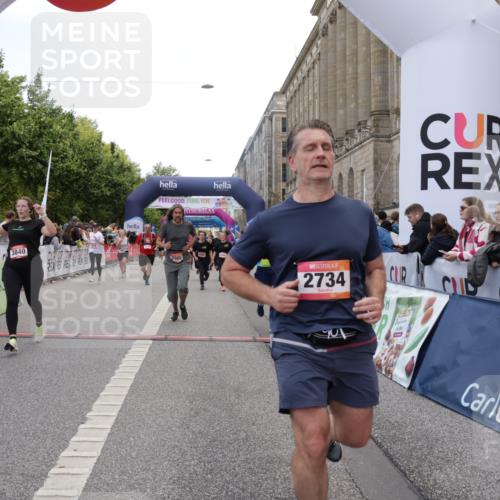 06.09.2026 - CURREX Alsterlauf Yannick Fuchs http://msf.ph/oto/10215527 06.09.2026 10:10:50 Ziel 2058, 2226, 2365, 2427, 2589, 2616, 2734, 3345, 3348, 3840, 4077, 4211, 4238, 4697, 5141, 5142, 6088, 6434 meine-sportfotos.de