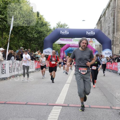 06.09.2026 - CURREX Alsterlauf Yannick Fuchs http://msf.ph/oto/10215543 06.09.2026 10:10:51 Ziel 2058, 2226, 2365, 2427, 2589, 2616, 2734, 3345, 3348, 3840, 3995, 4077, 4211, 4238, 4697, 5141, 5142, 6088, 6434 meine-sportfotos.de