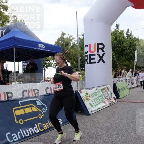 06.09.2026 - CURREX Alsterlauf Yannick Fuchs http://msf.ph/oto/10215557 06.09.2026 10:10:52 Ziel 2058, 2226, 2312, 2365, 2417, 2427, 2616, 2734, 3345, 3348, 3840, 3995, 4211, 4697, 5141, 5142, 6088, 6434 meine-sportfotos.de