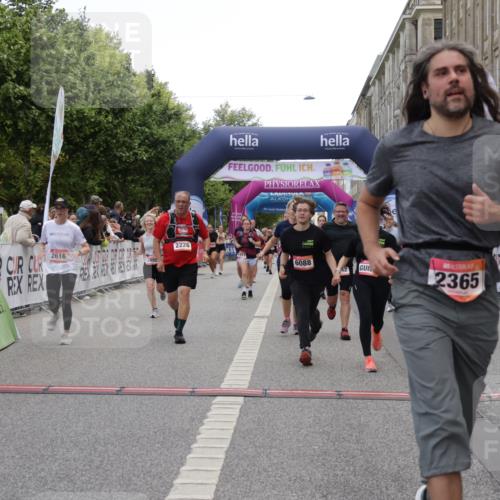06.09.2026 - CURREX Alsterlauf Yannick Fuchs http://msf.ph/oto/10215575 06.09.2026 10:10:53 Ziel 2058, 2226, 2312, 2365, 2417, 2427, 2552, 2616, 2734, 2982, 3348, 3840, 3995, 5141, 5142, 6088, 6434 meine-sportfotos.de
