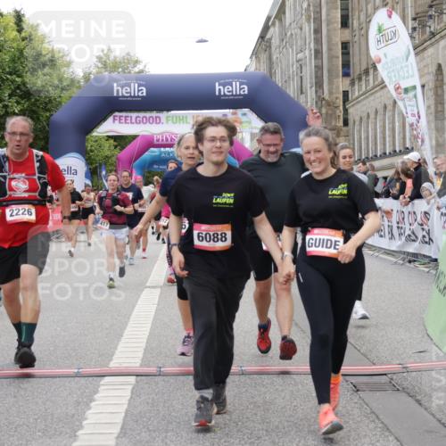 06.09.2026 - CURREX Alsterlauf Yannick Fuchs http://msf.ph/oto/10215640 06.09.2026 10:10:54 Ziel 2226, 2312, 2365, 2417, 2427, 2552, 2616, 2734, 2982, 3348, 3685, 3687, 3840, 3995, 5141, 5142, 5898, 6088, 6434 meine-sportfotos.de