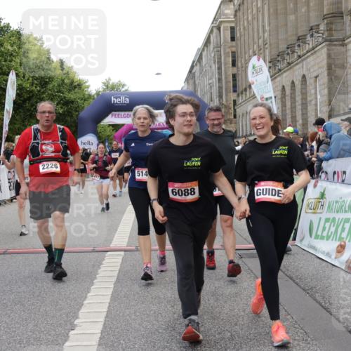 06.09.2026 - CURREX Alsterlauf Yannick Fuchs http://msf.ph/oto/10215688 06.09.2026 10:10:55 Ziel 2226, 2312, 2365, 2417, 2427, 2552, 2566, 2616, 2732, 2734, 2982, 3348, 3685, 3687, 3840, 3995, 5141, 5142, 5898, 6088, 6434 meine-sportfotos.de