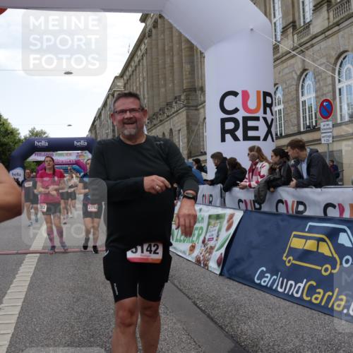 06.09.2026 - CURREX Alsterlauf Yannick Fuchs http://msf.ph/oto/10215761 06.09.2026 10:10:57 Ziel 2226, 2312, 2365, 2417, 2427, 2552, 2566, 2616, 2732, 2982, 3348, 3685, 3687, 3840, 3988, 3995, 5141, 5142, 5555, 5898, 6088, 6434 meine-sportfotos.de