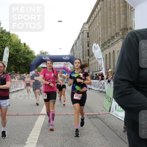 06.09.2026 - CURREX Alsterlauf Yannick Fuchs http://msf.ph/oto/10215778 06.09.2026 10:10:58 Ziel 2226, 2312, 2365, 2417, 2427, 2552, 2566, 2616, 2732, 2982, 3685, 3687, 3840, 3988, 3995, 5141, 5142, 5555, 5898, 6088, 6434, 8292 meine-sportfotos.de