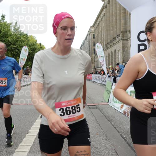 06.09.2026 - CURREX Alsterlauf Yannick Fuchs http://msf.ph/oto/10215931 06.09.2026 10:11:02 Ziel 2312, 2417, 2427, 2552, 2566, 2732, 2982, 3171, 3685, 3687, 3988, 3995, 5142, 5555, 5826, 5888, 5898, 8292 meine-sportfotos.de